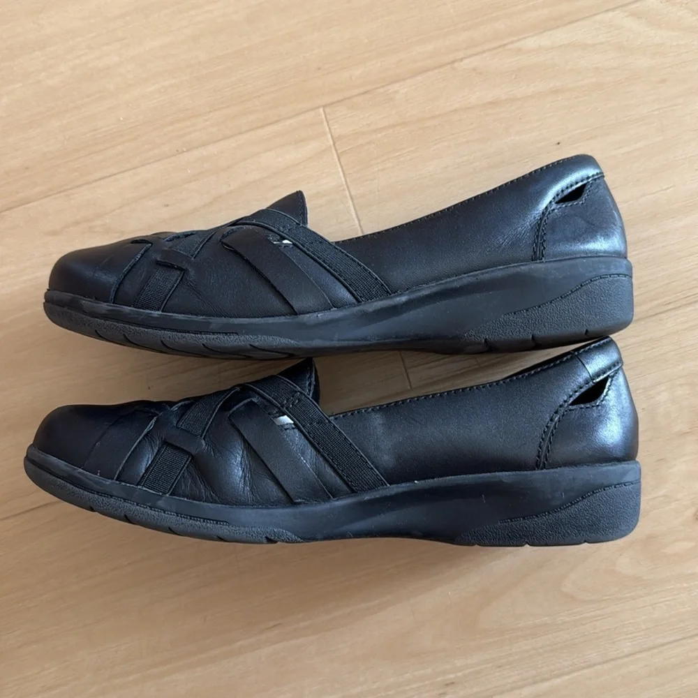 CLARKS WOMENS SIZE 7 BLACK CHEYN CREEK SLIP ON LOAFER